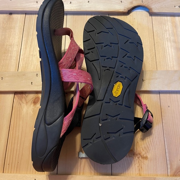 Women’s Vibram Chaco size 8 - Picture 3 of 5